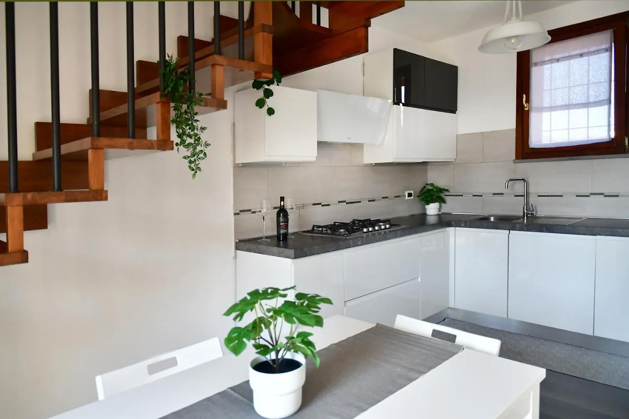 Ferienwohnung New Loft Free Wi-Fi & Free Parking Milano-Linate Pioltello 0*,