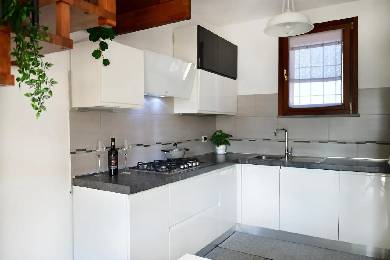 Ferienwohnung New Loft Free Wi-Fi & Free Parking Milano-Linate Pioltello 0*,  Italien