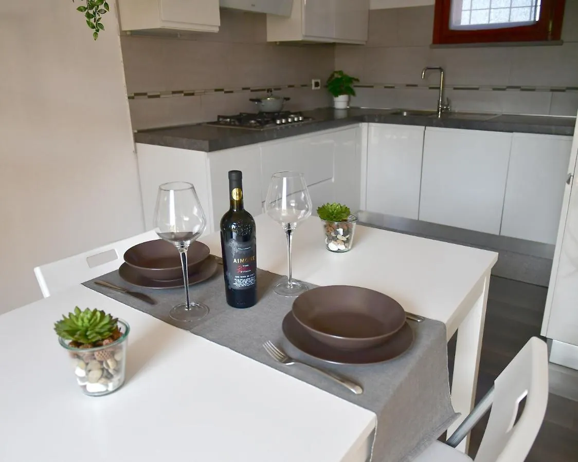 Ferienwohnung New Loft Free Wi-Fi & Free Parking Milano-Linate Pioltello Apartment