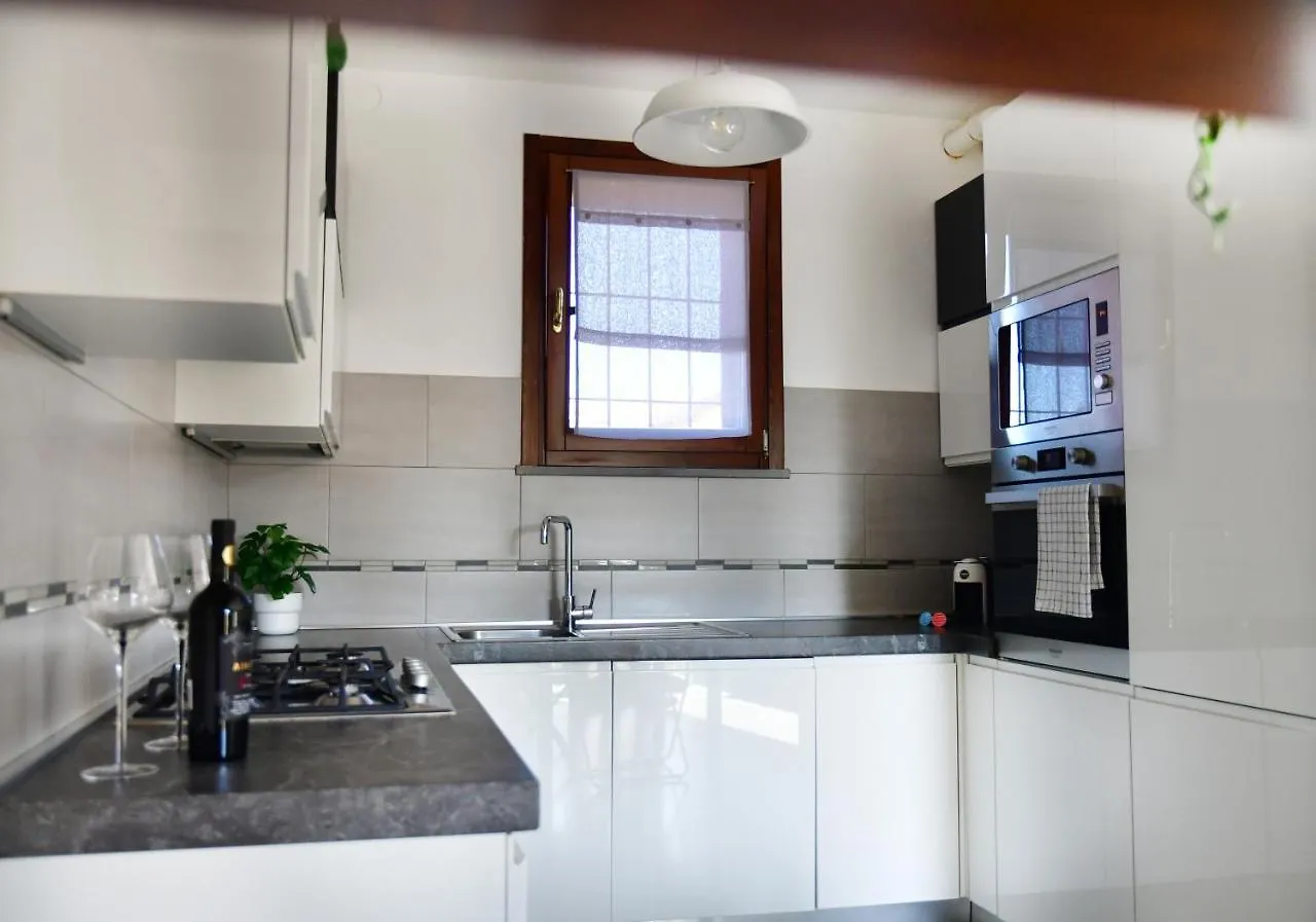 Apartment Ferienwohnung New Loft Free Wi-Fi & Free Parking Milano-Linate Pioltello